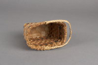 Nuu-chah-nulth%20artist%3B%20or%20Makah%20artist%2C%20%3Cb%3E%3Ci%3E%20Basket%3C%2Fi%3E%3C%2Fb%3E%2C%20ca.%201960%2C%20cedar%20bark%2C%20cattail%2C%20and%20natural%20dye%2C%20The%20Elizabeth%20Cole%20Butler%20Collection%2C%20no%20known%20copyright%20restrictions%2C%202013.1.39